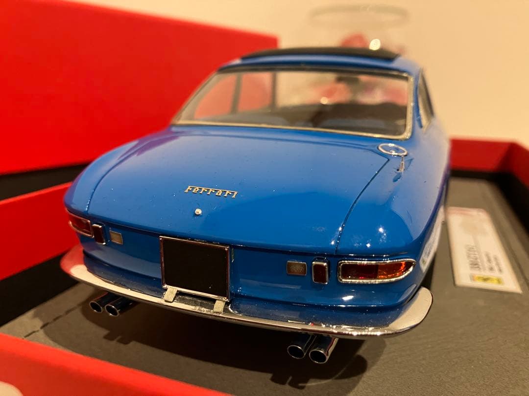 1/18 BBR フェラーリ 330 GT 2+2