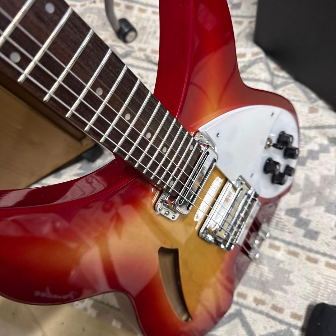 Rickenbacker 330 タイプ 　エレキギター レッドグラデーション
