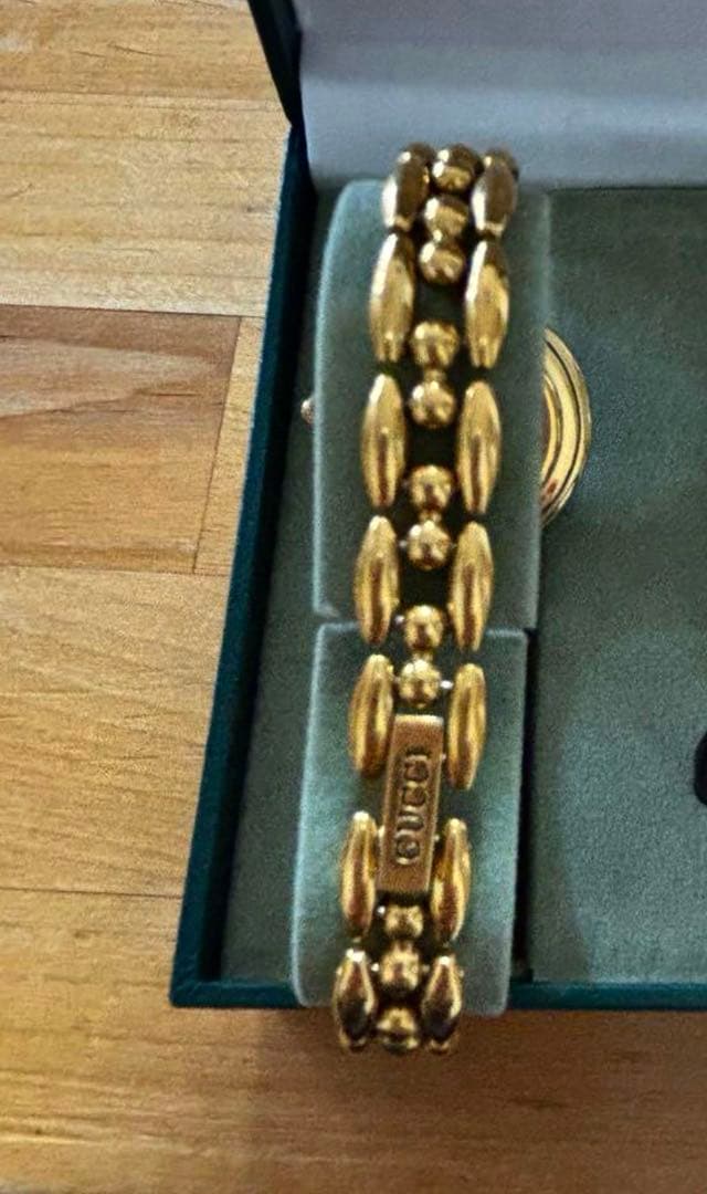 GUCCI チェンジベゼル　レディース時計