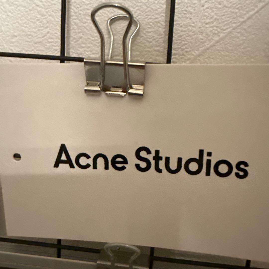 Acne Studios ピンク Tシャツ