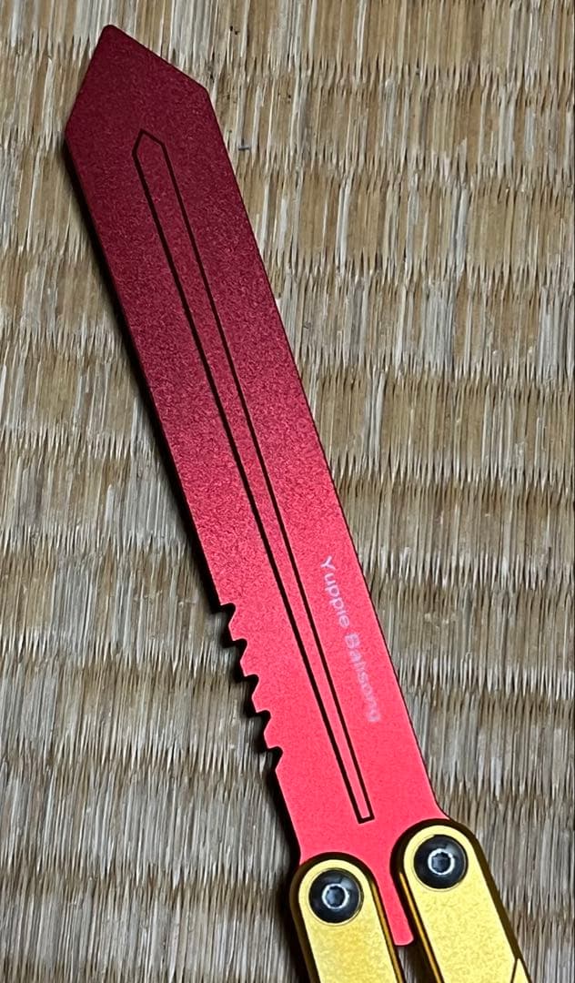 バタフライナイフトレーナー　swordfish clone