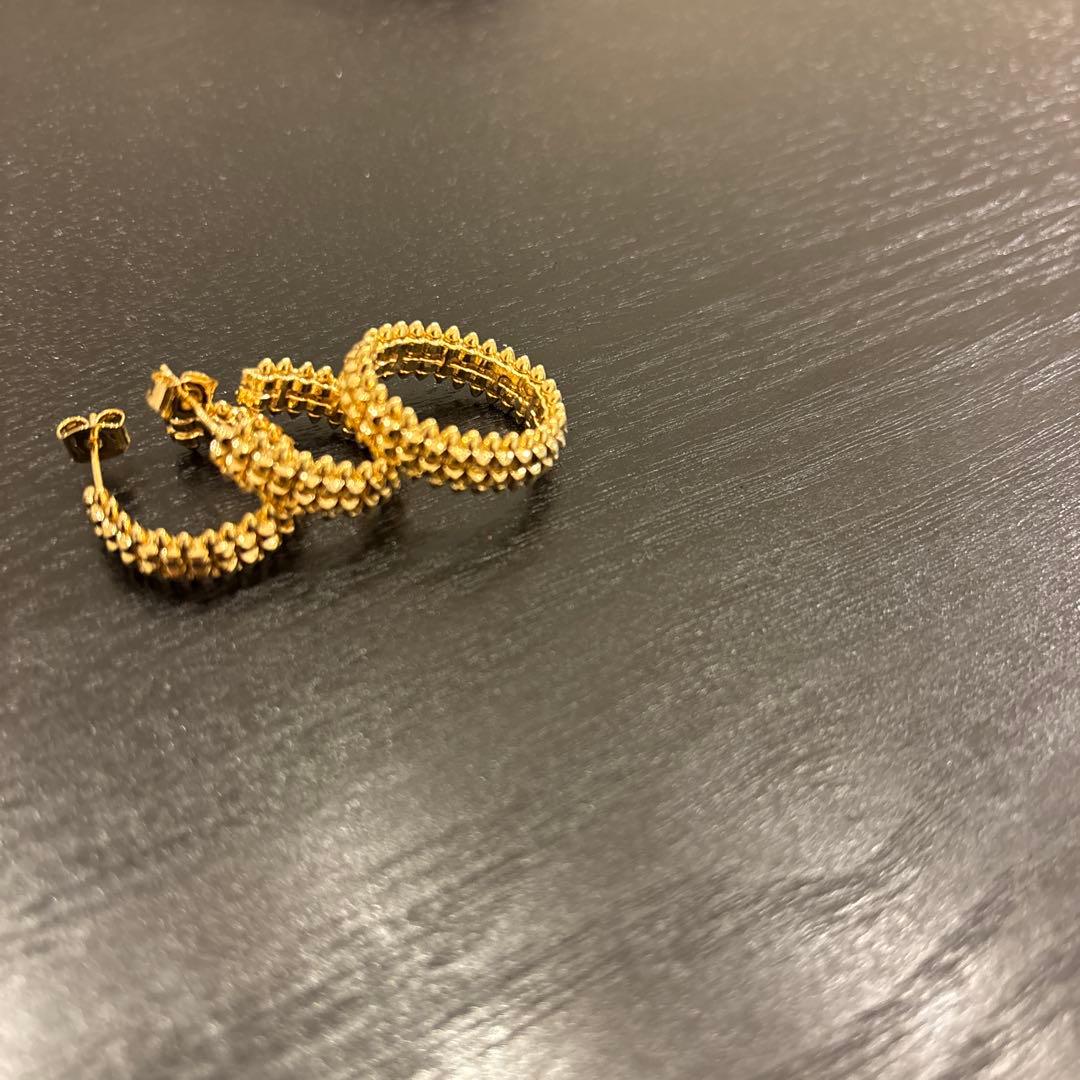 指輪（リング）　ピアス　セット　動くパーツ　 ゴールド色