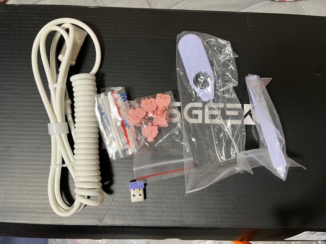 Akko×Monsgeek M3W フルアルミメカニカルキーボード ピンク