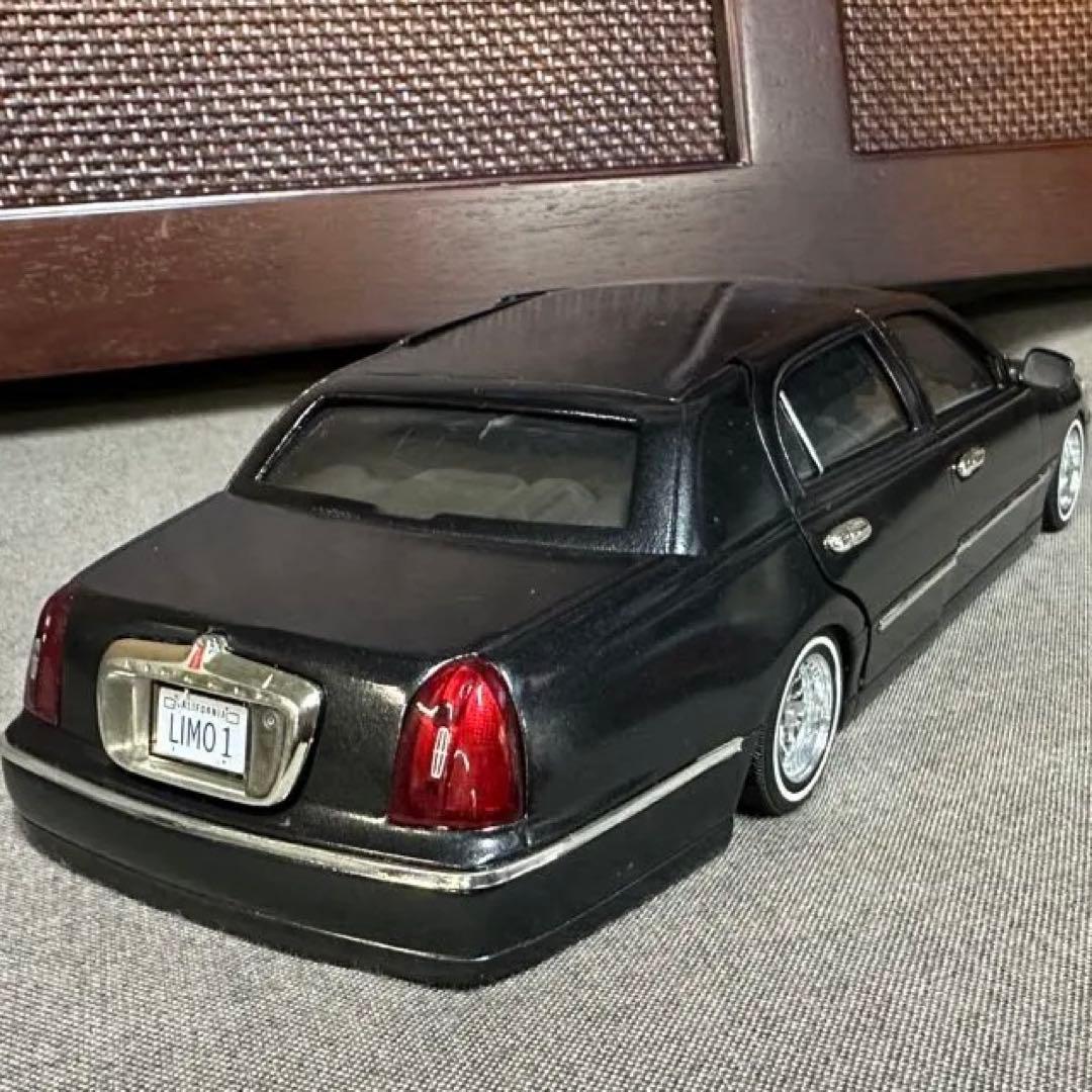 1/18 リンカーン　タウンカー ミニカー ワイヤーホイールカスタム品