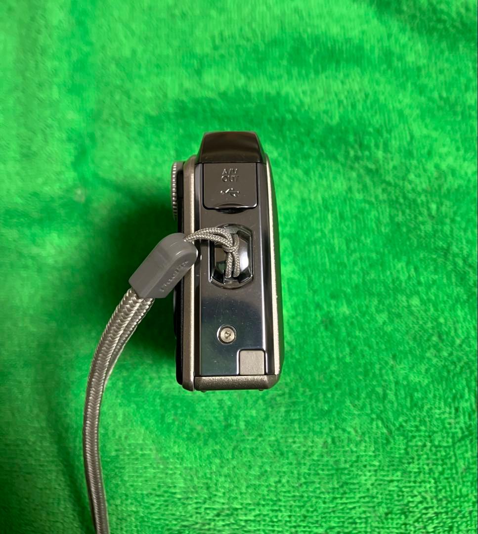 FUJIFILM FinePix F50fd デジタルカメラ