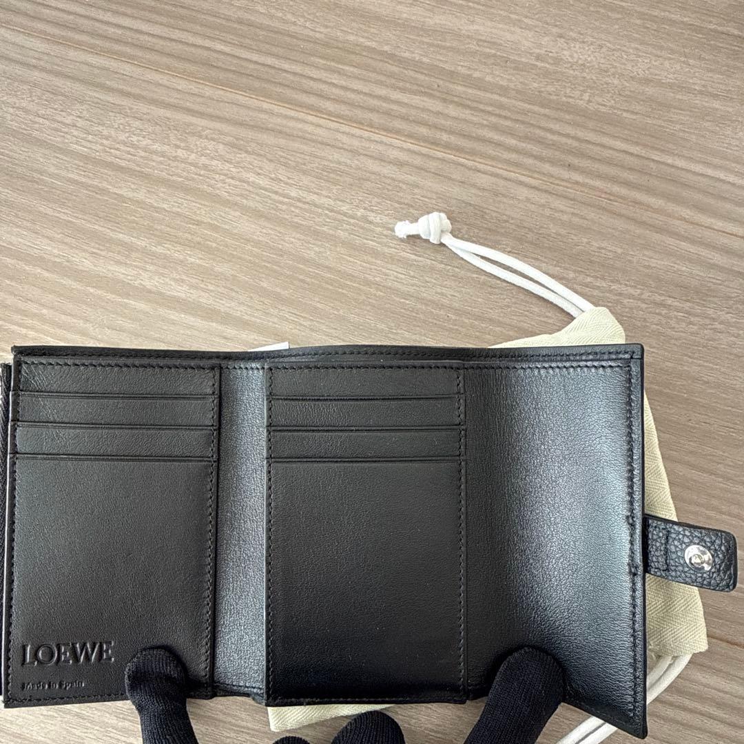 LOEWE バーティカル ウォレット スモール未使用