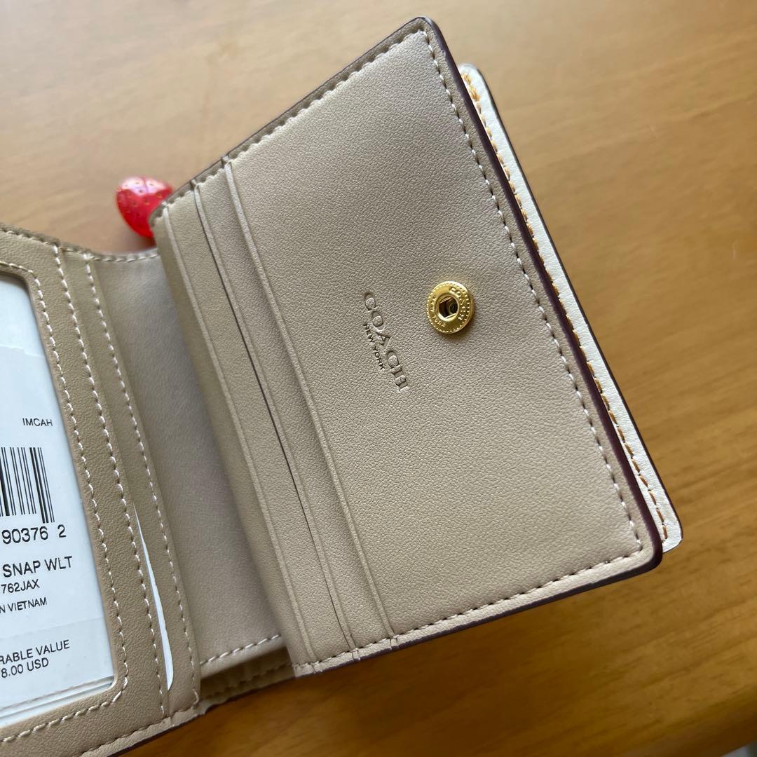COACH いちご 財布　新品未使用