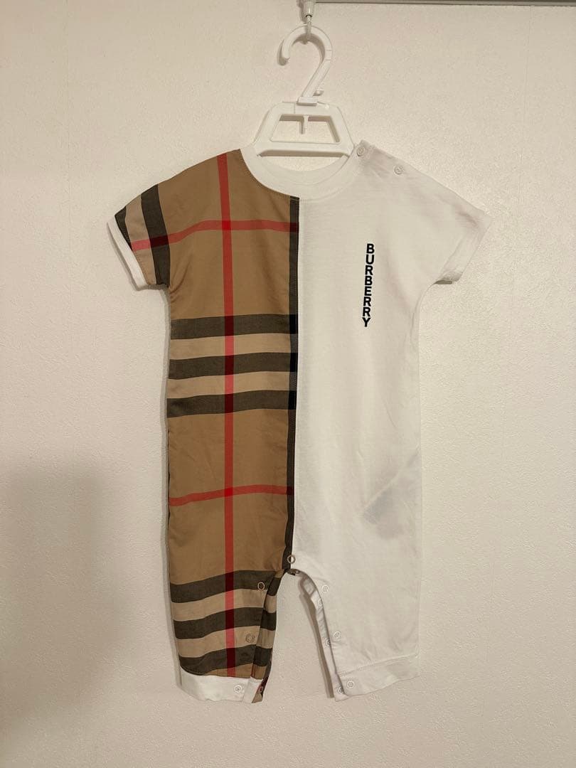 AchiiバーバリーBurberry ベビーロンパース　半袖80