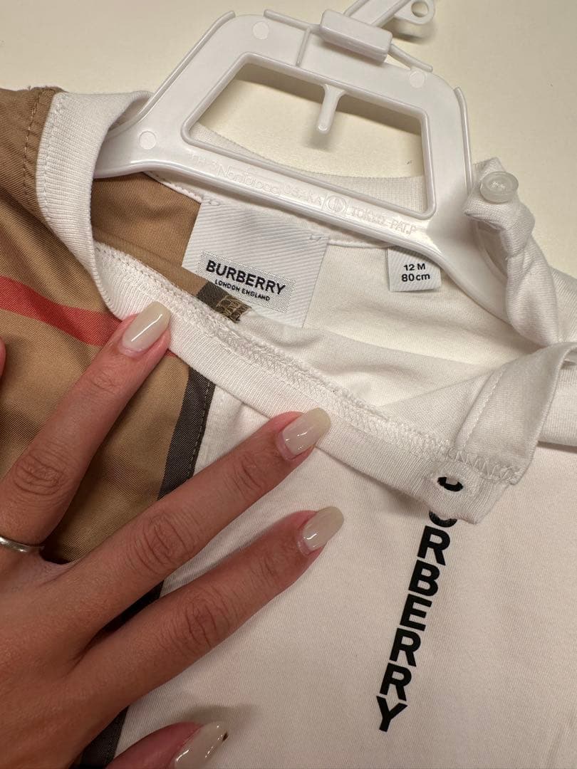 AchiiバーバリーBurberry ベビーロンパース　半袖80