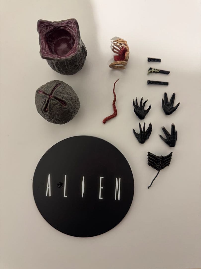 メズコ　mezco エイリアン