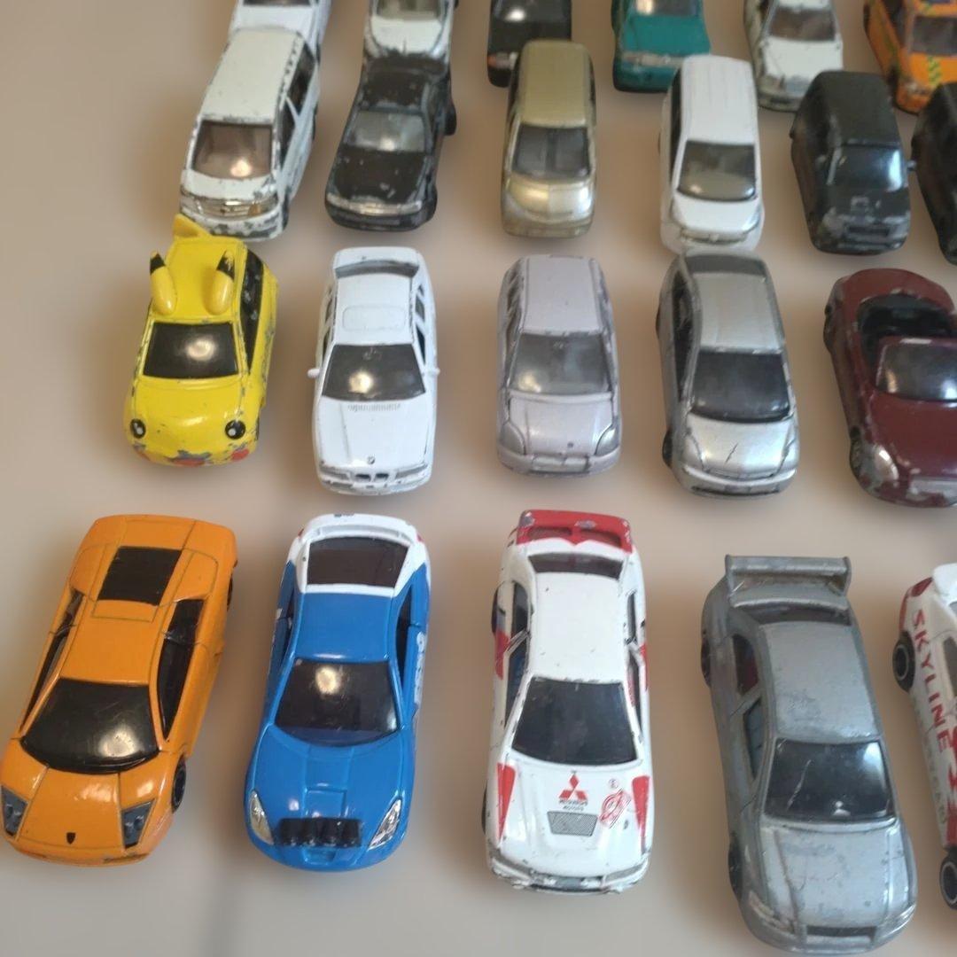 トミカ まとめ売り（トミカ１１１台＋バイク３台＋他メーカ－３台）ジャンク品