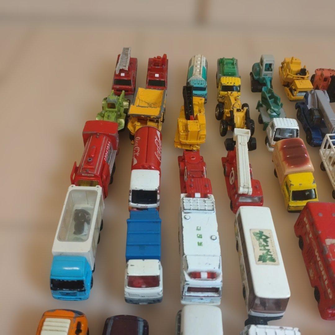 トミカ まとめ売り（トミカ１１１台＋バイク３台＋他メーカ－３台）ジャンク品