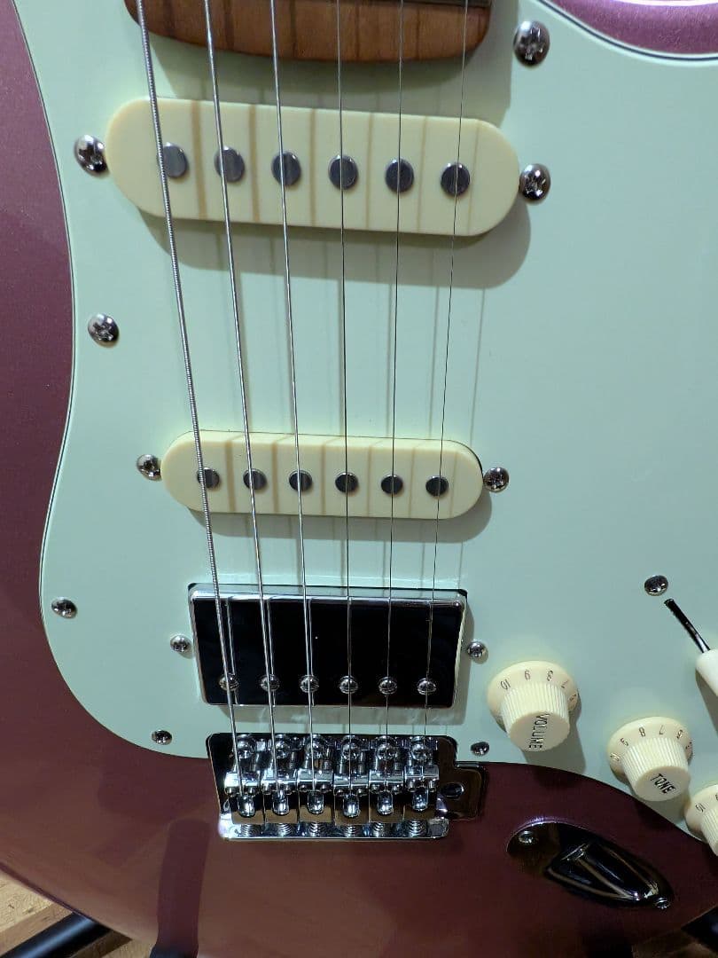 Bacchus ストラトキャスター SSH ユニバースシリーズ