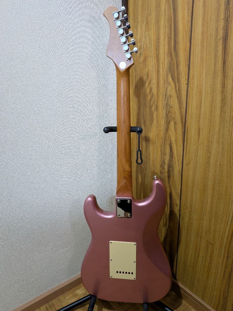 Bacchus ストラトキャスター SSH ユニバースシリーズ