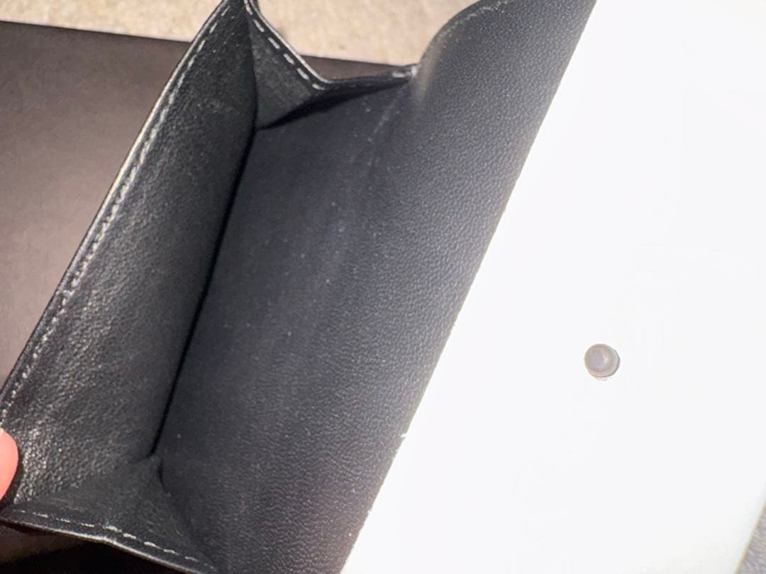 Bottega Veneta ブラックレザー財布 ギフトボックス付き