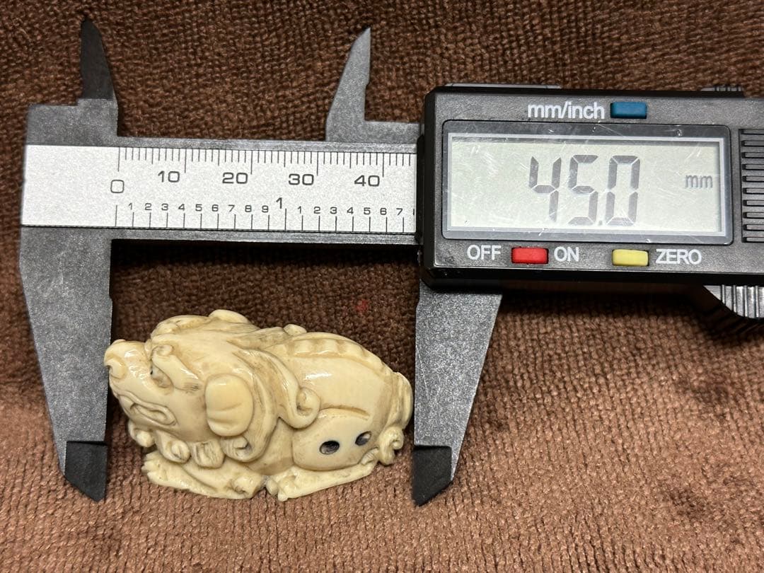 唐物　古美術品　 ライオン　マンモス牙彫　 置物　細密細工　骨董　アンティーク