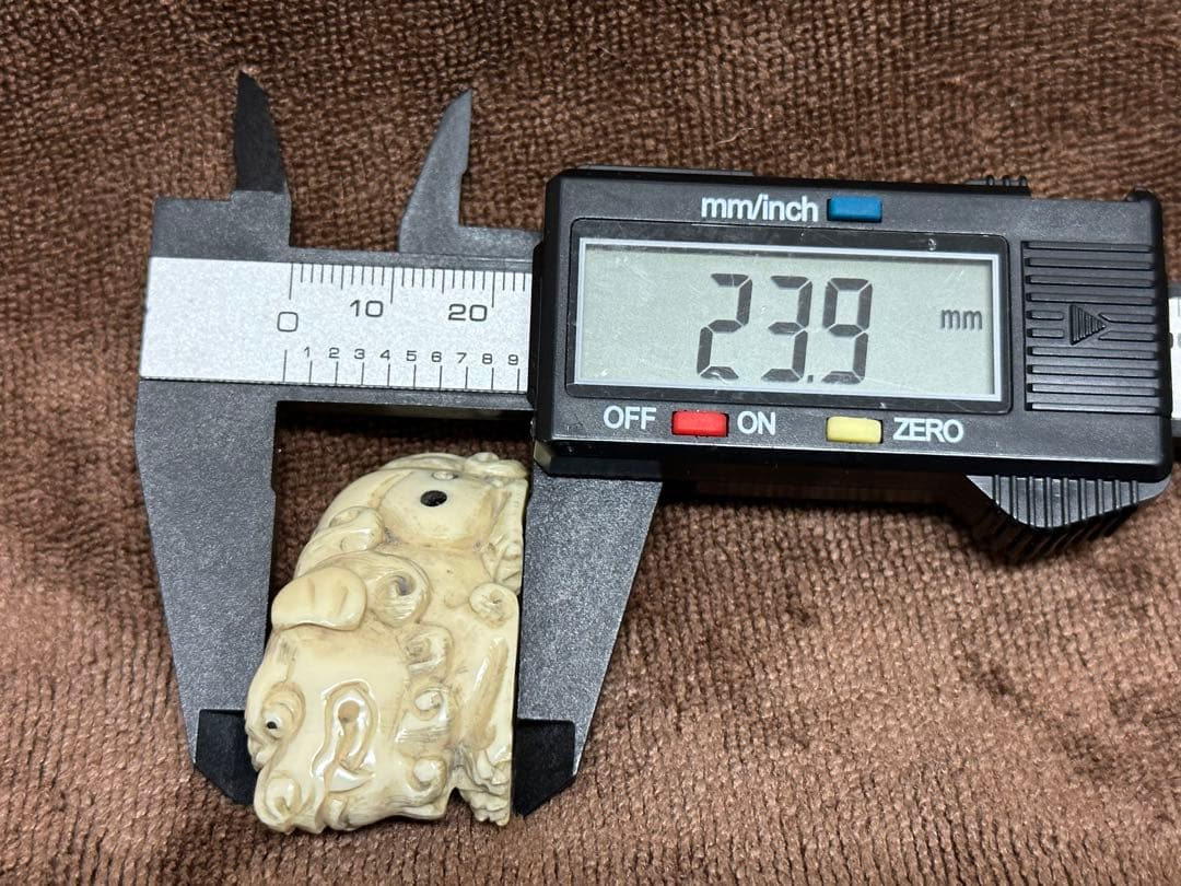 唐物　古美術品　 ライオン　マンモス牙彫　 置物　細密細工　骨董　アンティーク