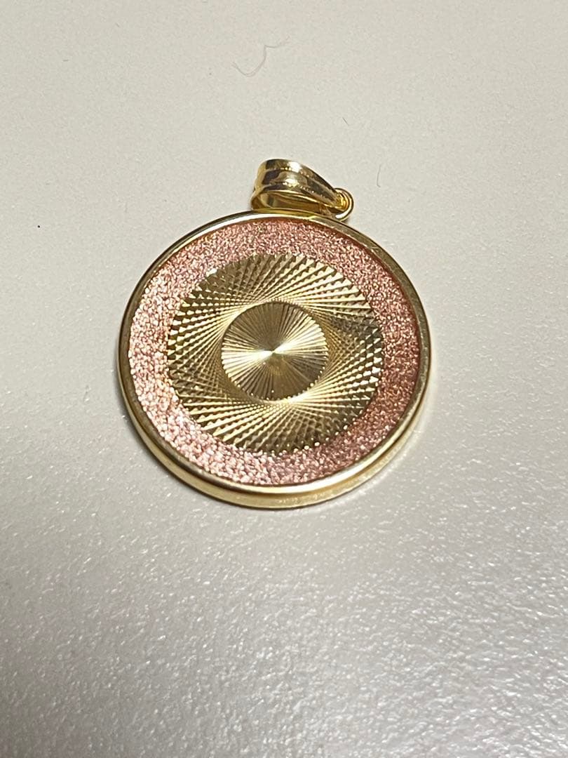 K18イリュージョンペンダント。5.87グラム ラウンドペンダント