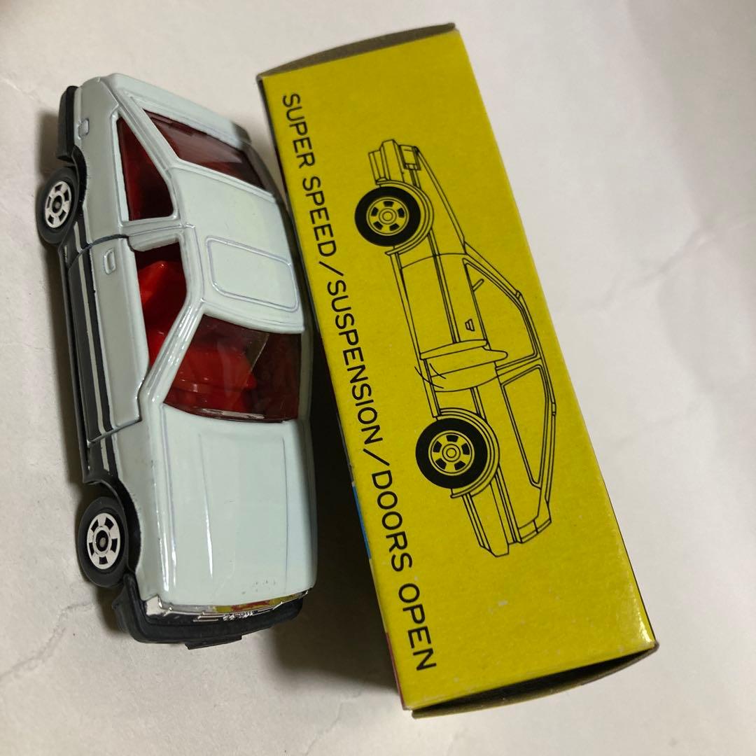 トミカトヨタカローラレビンです。AE86 日本製 スーパーギフトSG
