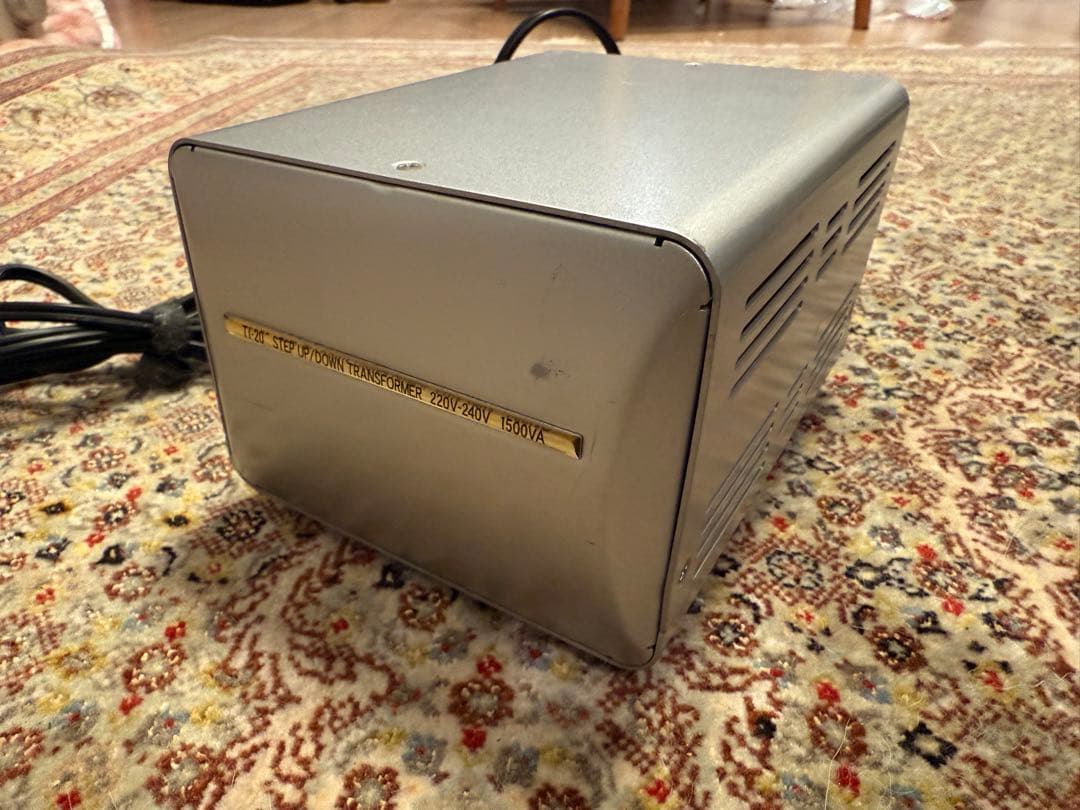 カシムラ　TI-20 変圧器 1500VA