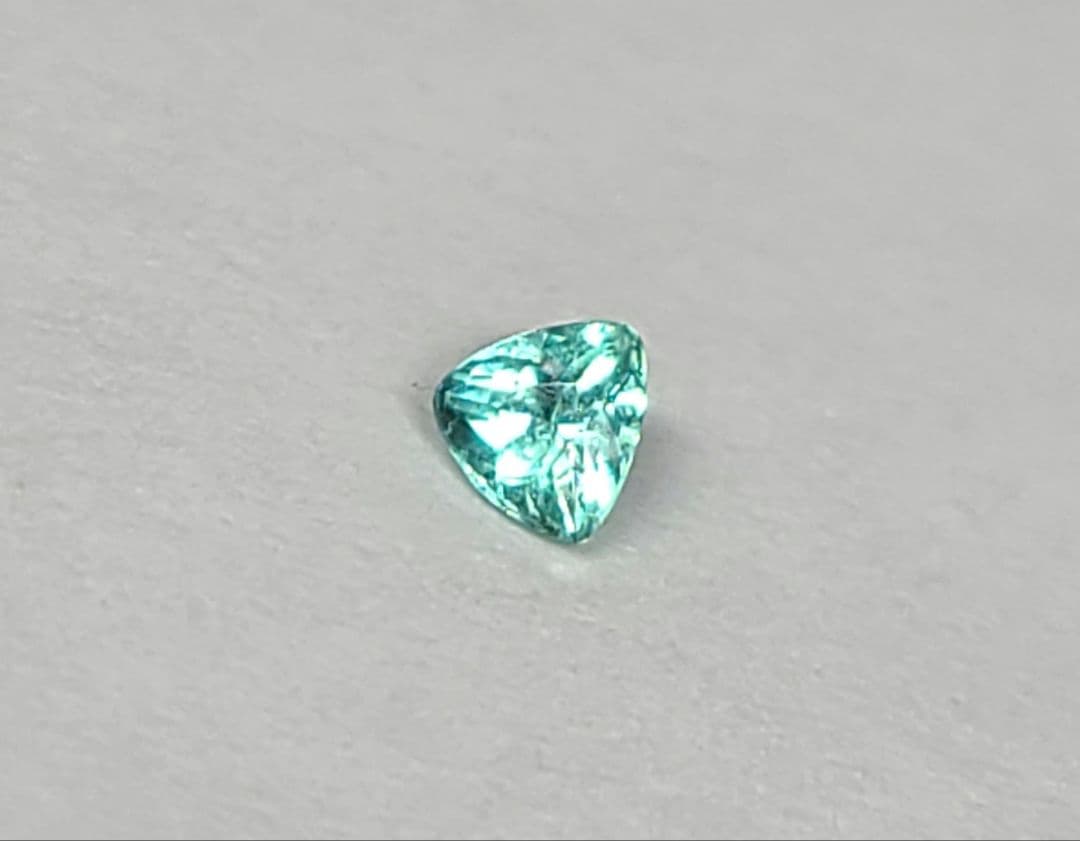 ピカピカネオン!!★ブラジルバターリャパライバトルマリン★オーダー受付中