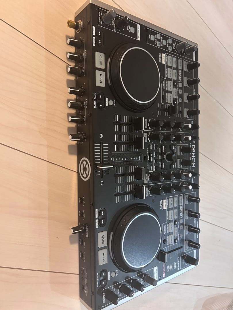 DENON DN-MC6000 PCDJコントローラー