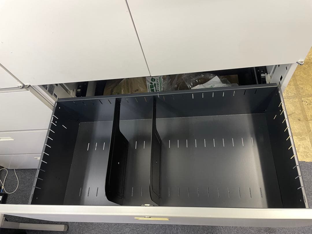 書庫　 3段ラテラル (下段のみ) 事務用品　鍵付き