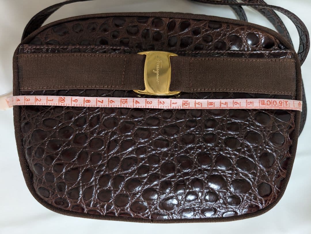 フェラガモ　ダークブラウン クロコダイル風 ショルダーバッグ