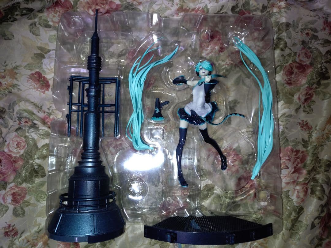 初音ミク 恋は戦争 Refine Ver. 1/8スケール 完成品フィギュア