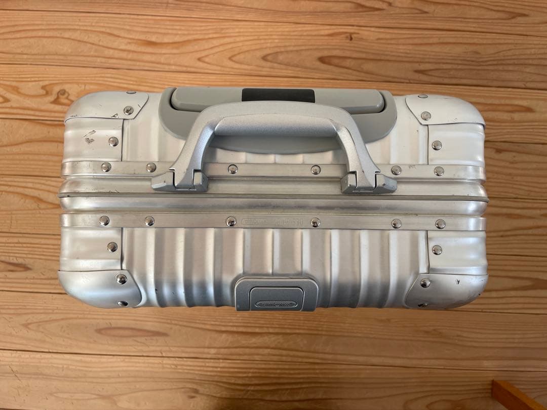 RIMOWA アルミニウム製シルバーキャリーケース