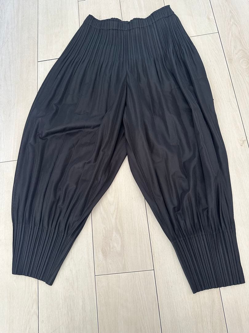 PLEATS PLEASE 黒 サルエルパンツ