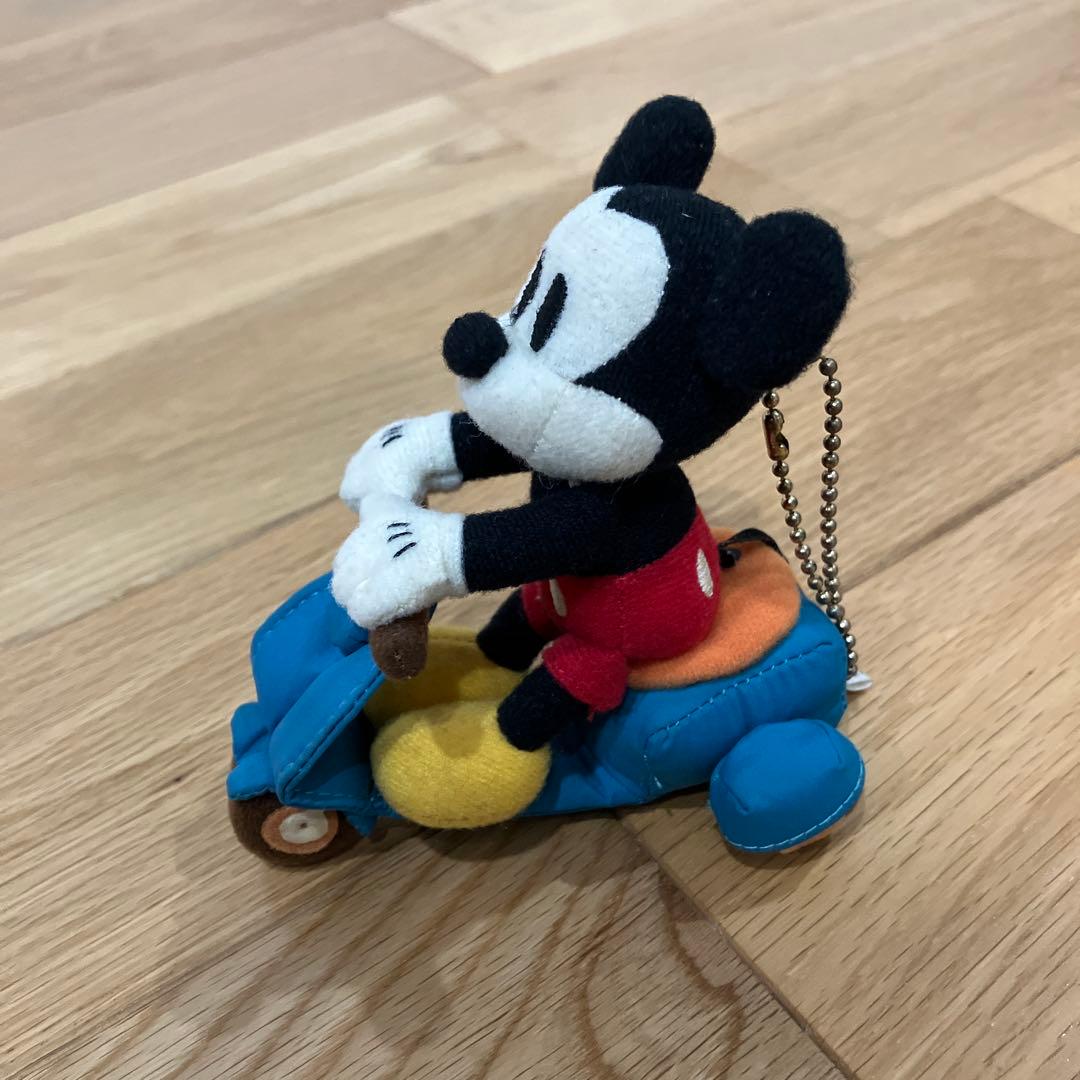 東京ディズニーシー　ミッキーマウス　バイクぬいぐるみキーホルダー　ぶるぶるレトロ