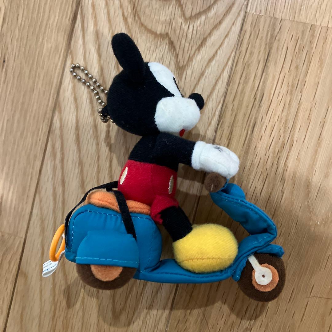 東京ディズニーシー　ミッキーマウス　バイクぬいぐるみキーホルダー　ぶるぶるレトロ