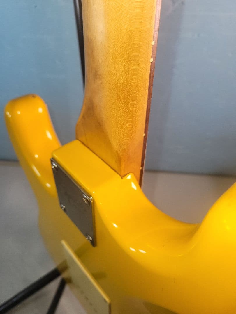 Squier by Fenderストラトキャスター イエローソフトケース付