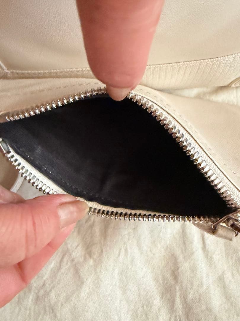 BALENCIAGA ネイビーカバスS クリームホワイト　バレンシアガ バッグ