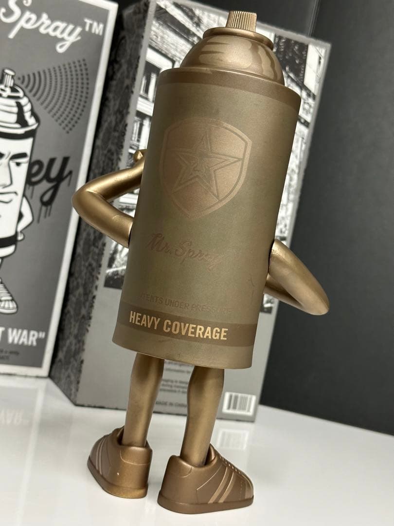 OBEYxSTRANGEco アートフィギュアMr.Spray