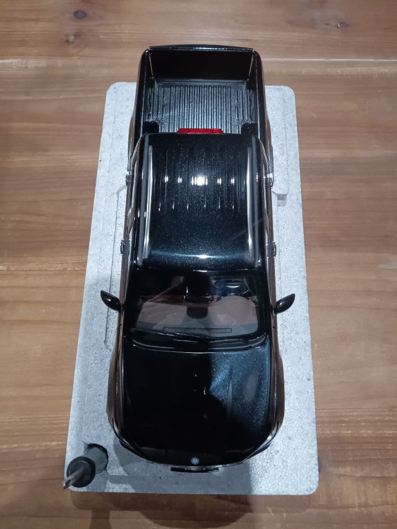 1/18 メルセデスベンツ　Xクラス　ピックアップトラック　ブラック　ミニカー