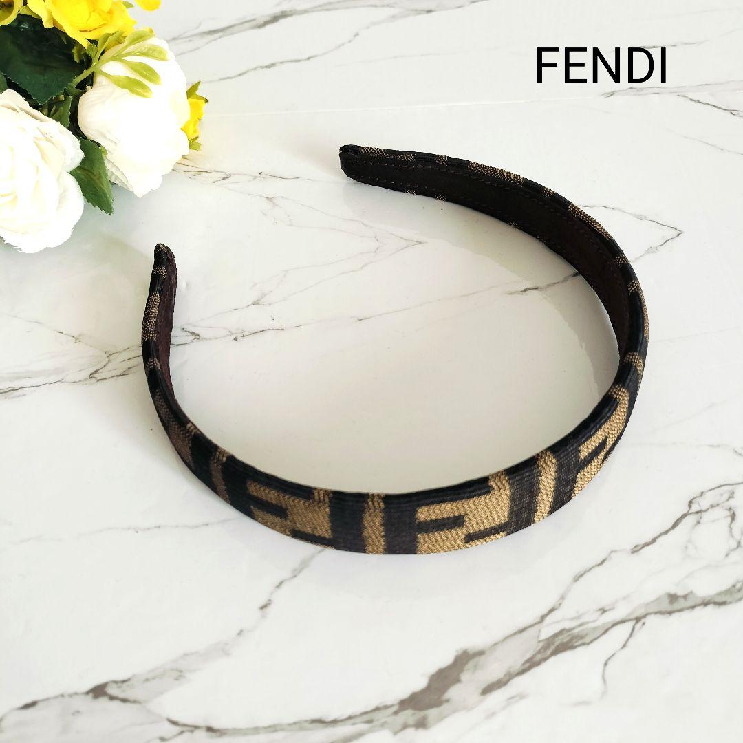 美品☆FENDI フェンディ☆ロゴ ヘアバンド/カチューシャ ブラウン ズッカ