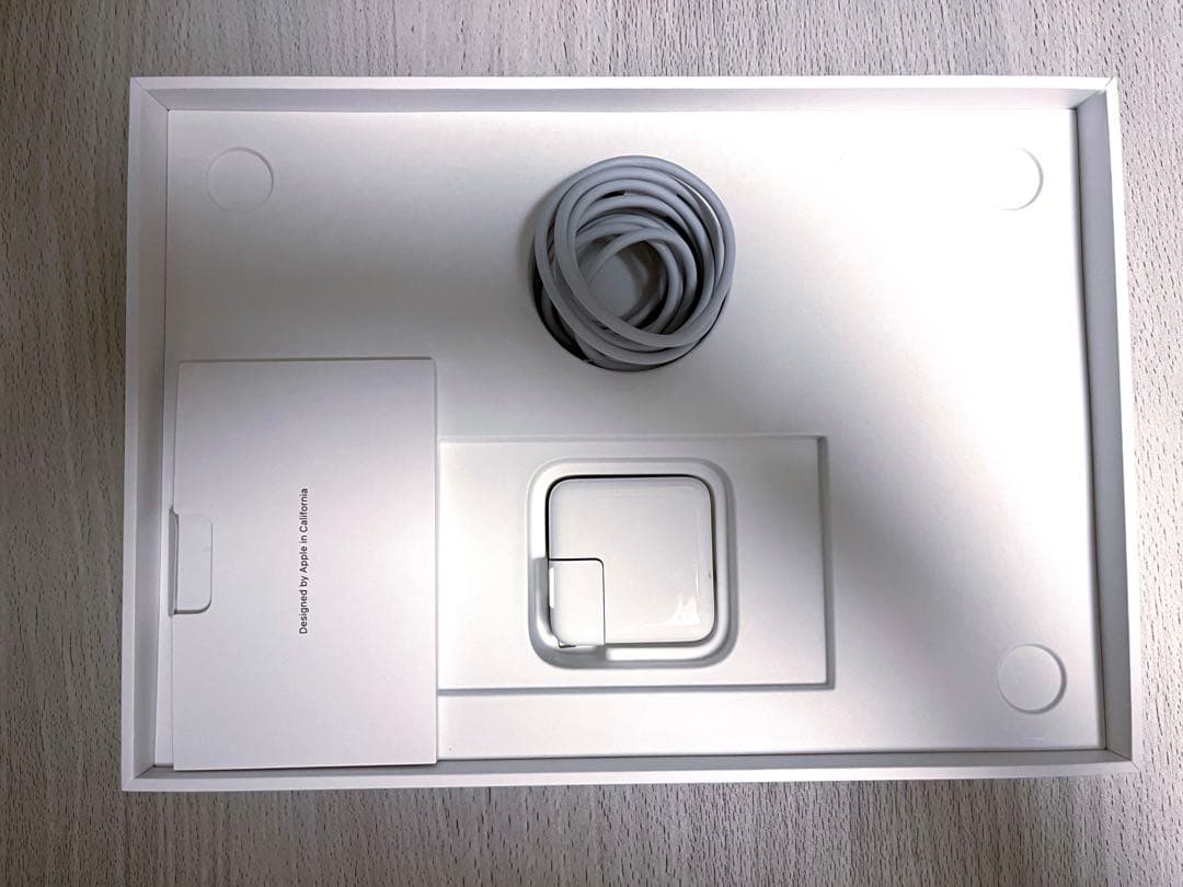 MacBook Air 2020 M1 / 1TB / 16GB / 13インチ