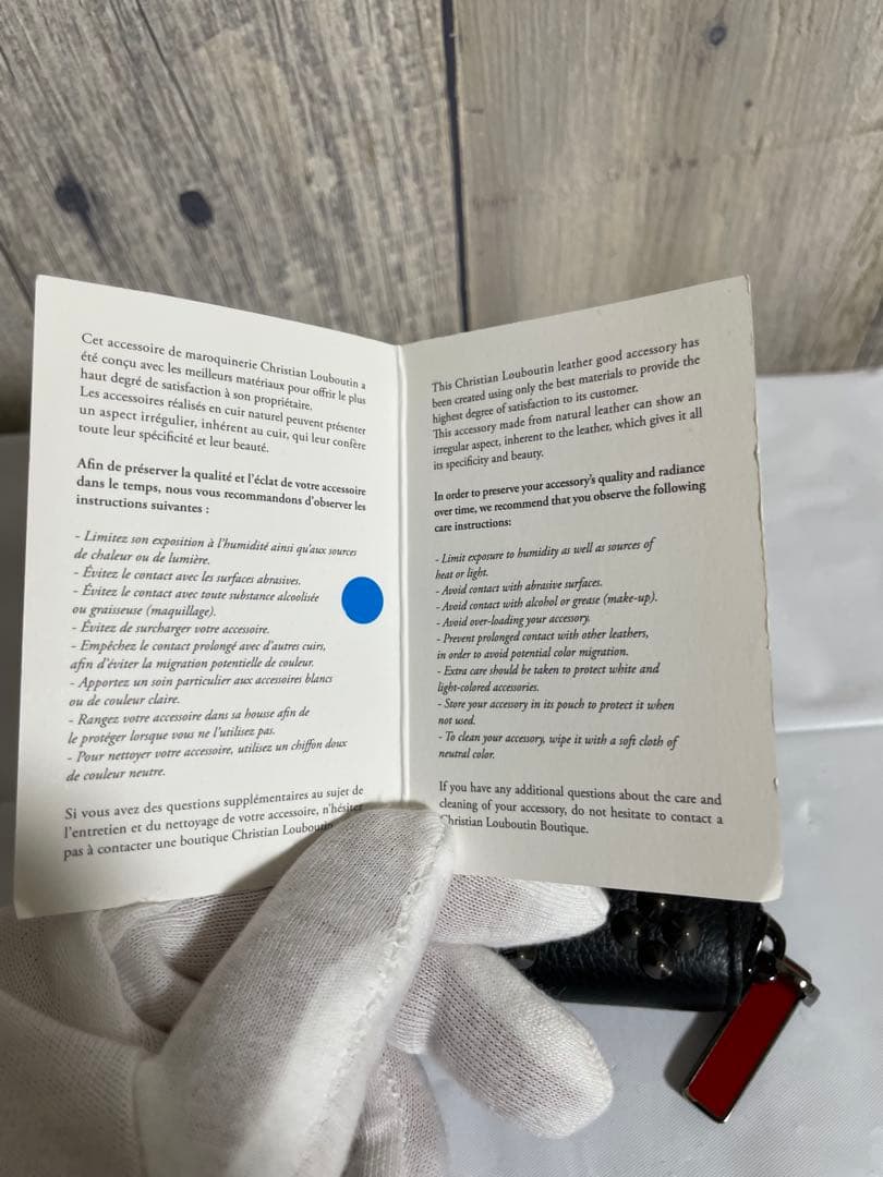 Christian Louboutinケース 黒 レザー スタッズ