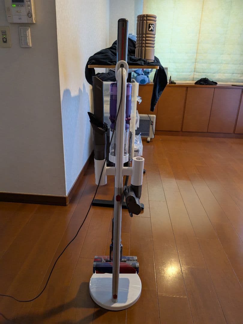 ダイソン dyson スティック掃除機 充電スタンド付き 美品