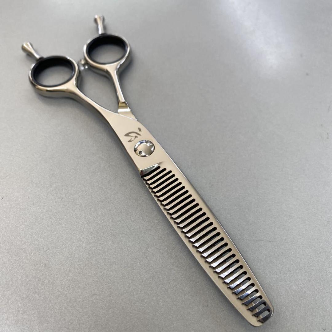 ６インチセニングシザー 4５% 前後　新品未使用　理美容　美容師　理容師