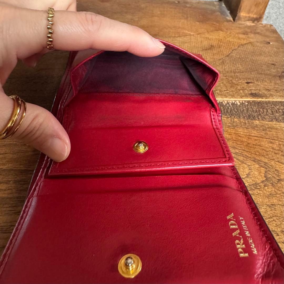 PRADA二つ折り財布