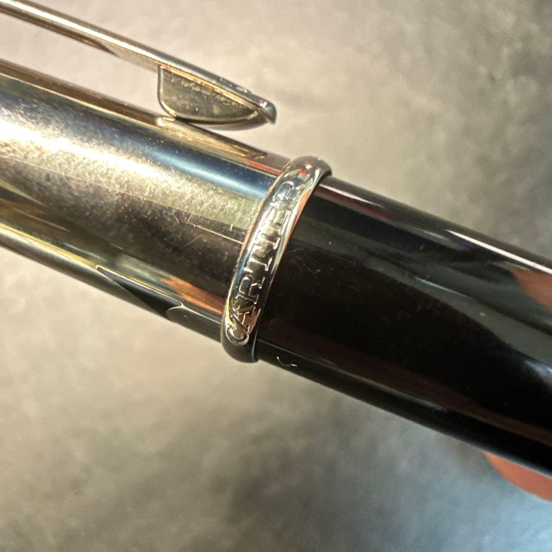 カルティエ　ロゴ入りボールペン