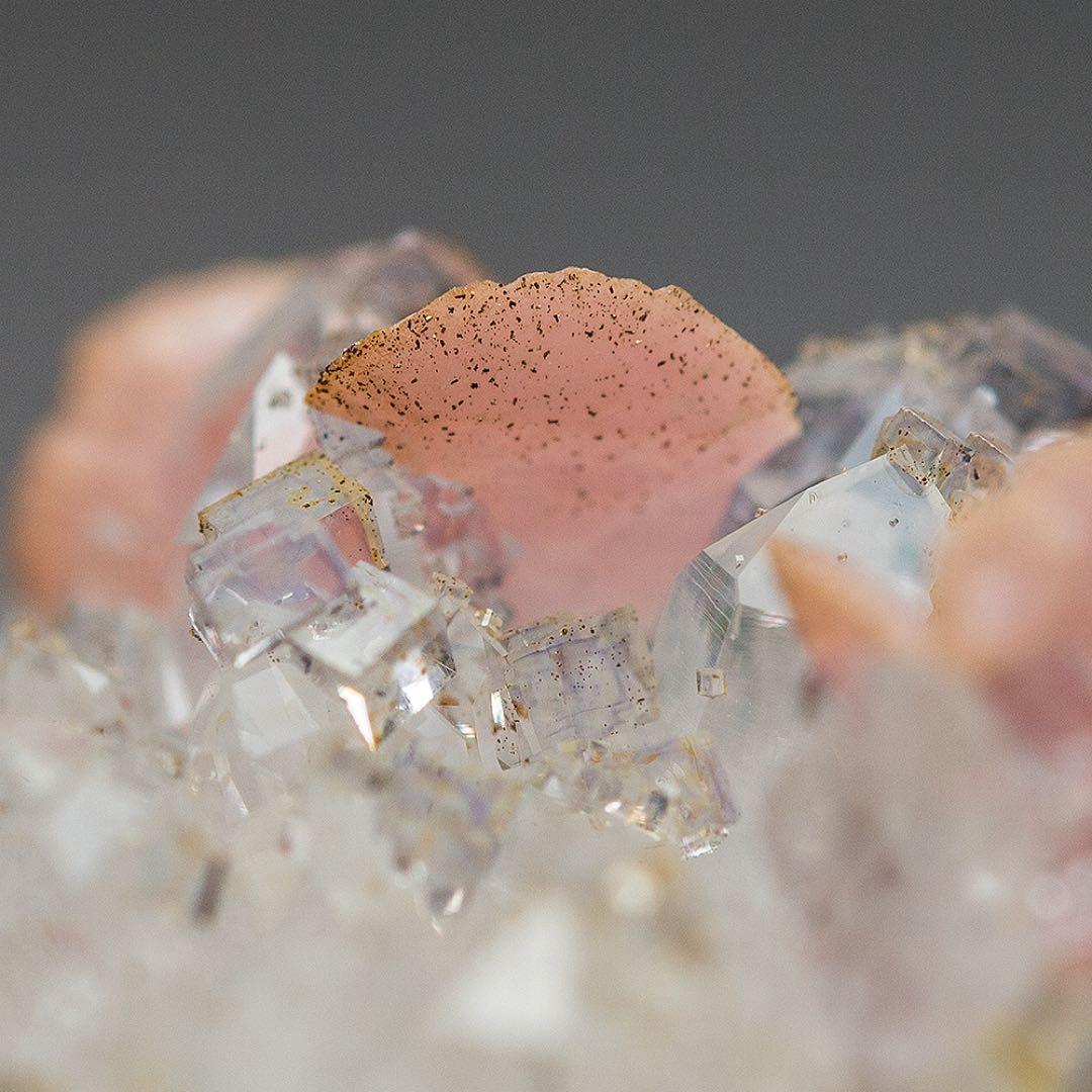 中国 ロードクロサイト フローライト 天然石 原石 鉱物標本 鉱石 蛍石 713