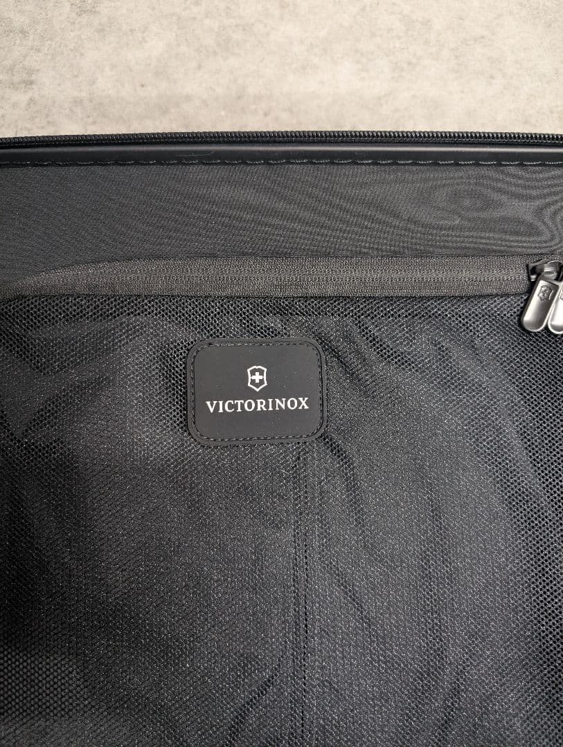 Victorinox ネイビー キャリーケース 2.8kg