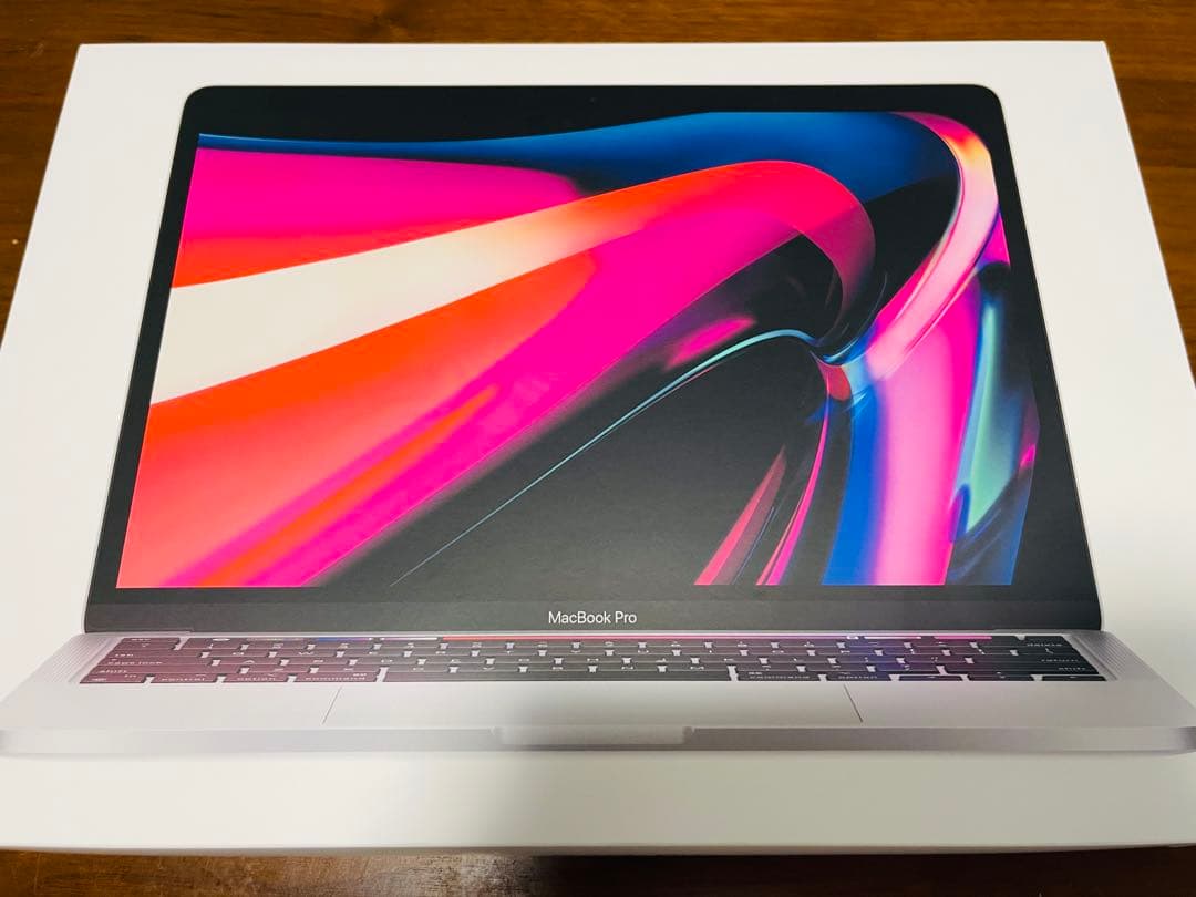 ほぼ未使用Apple MacBook Pro13インチ M1 512GBシルバー