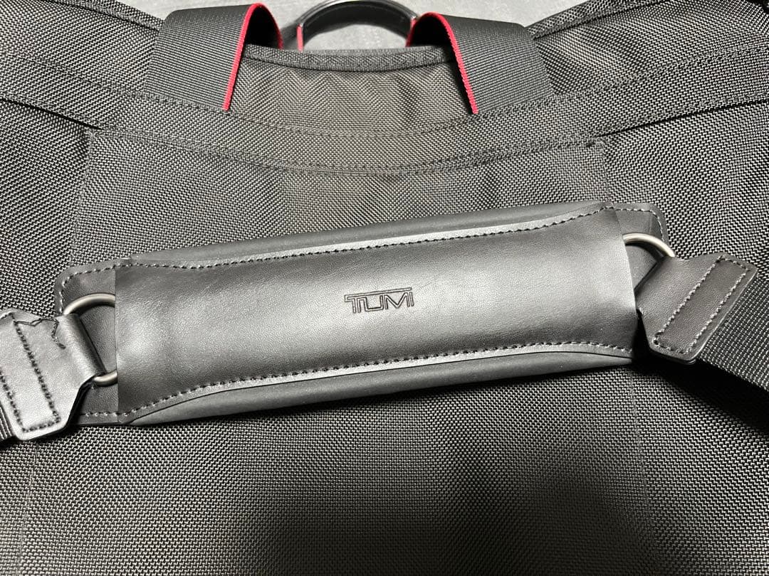 TUMI ブラック ビジネスバッグ　美品