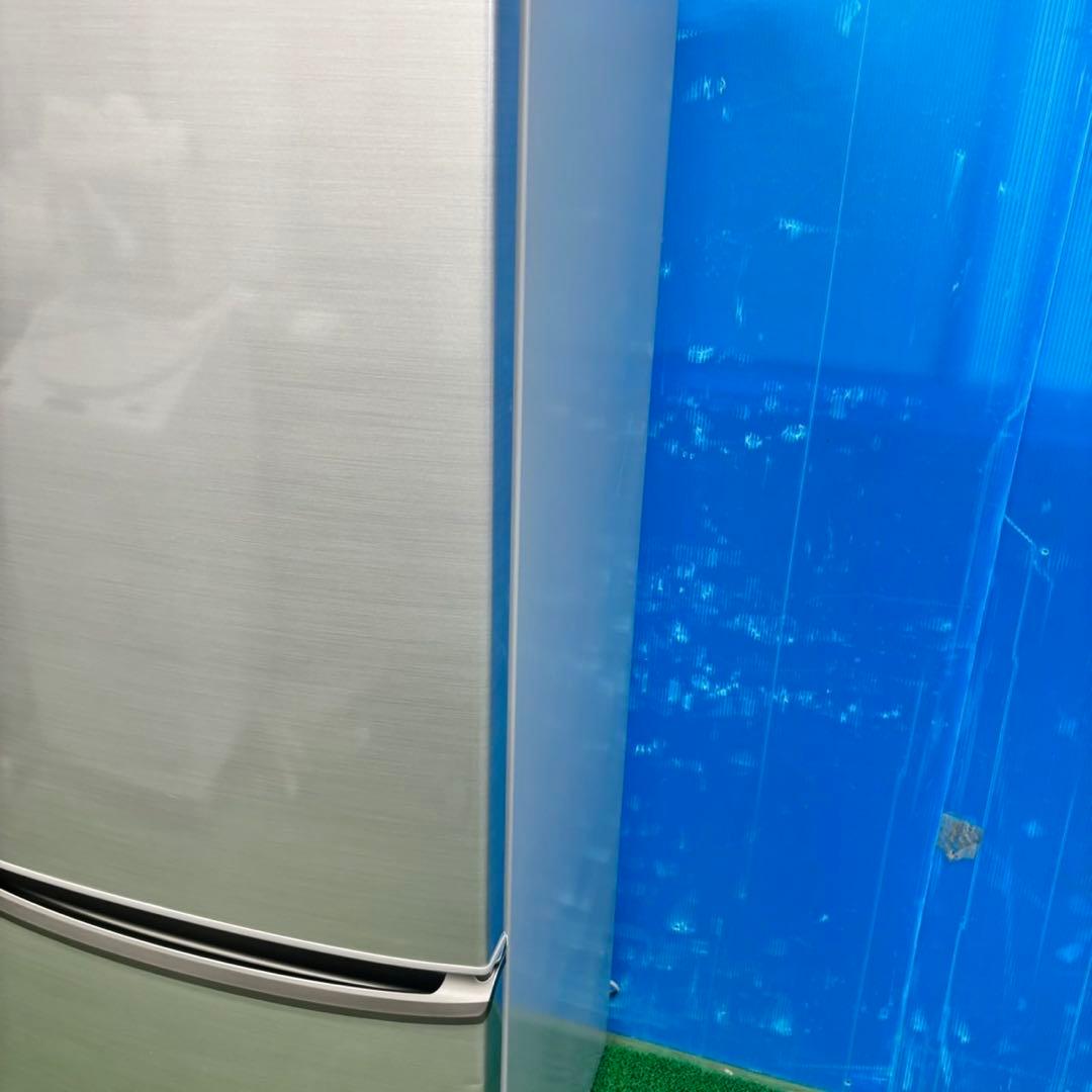 561 冷蔵庫　大型　200L強　右開き　極美品　一人暮らし　家庭でも！　保証込