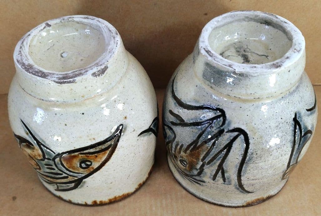 【本物保証】金城次郎 湯呑(魚紋,海老紋）共箱 栞 人間国宝 壷屋焼 やちむん